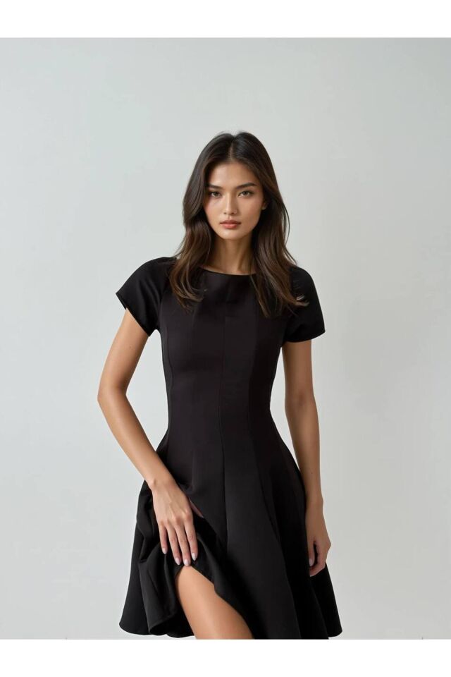 Siyah Bisiklet Yaka Kadın Mini Elbise