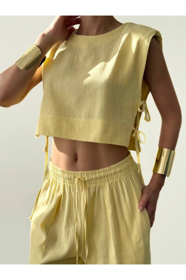 Kadın Sarı Yandan Bağcıklı Crop Keten Bluz Pantolon Takım
