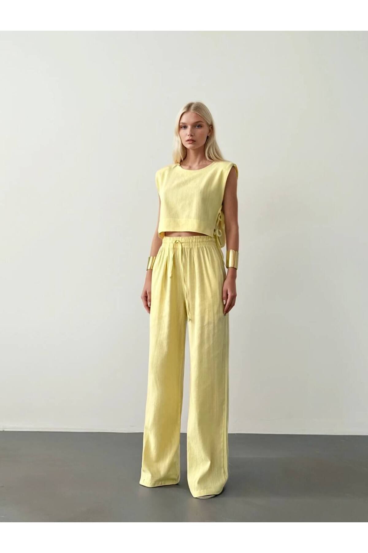 Kadın Sarı Yandan Bağcıklı Crop Keten Bluz Pantolon Takım