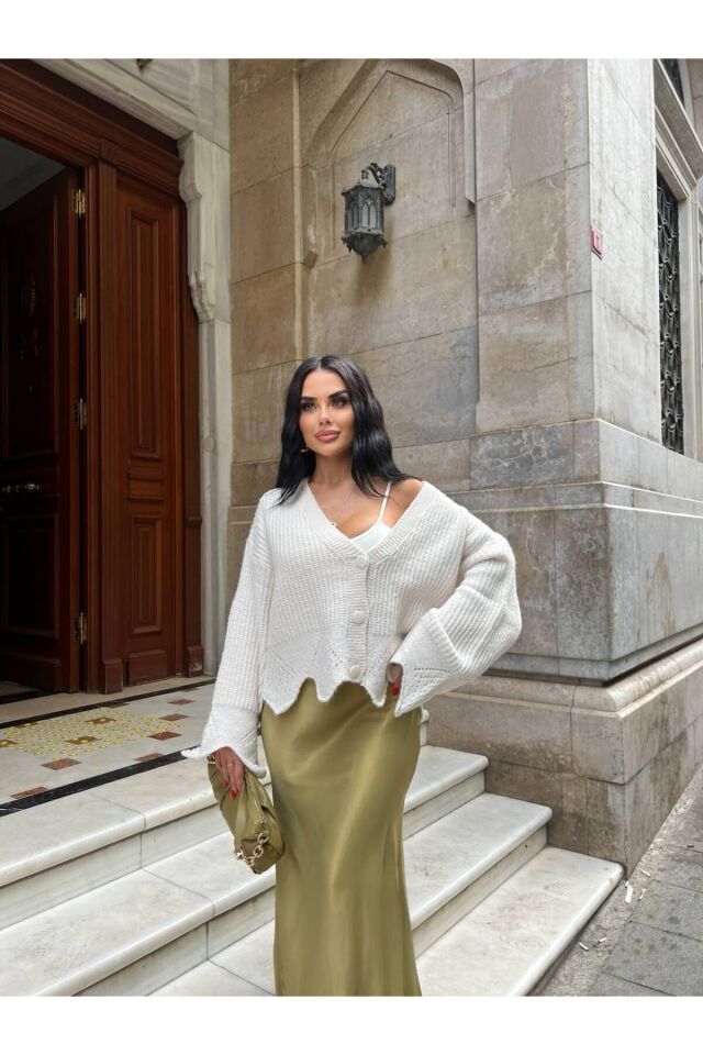 Geniş Kol Basic Kısa V Yaka Örme Triko Hırka