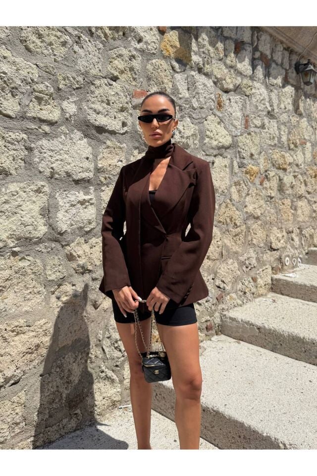 Boyundan Bağlama Detaylı Kahverengi Ceket