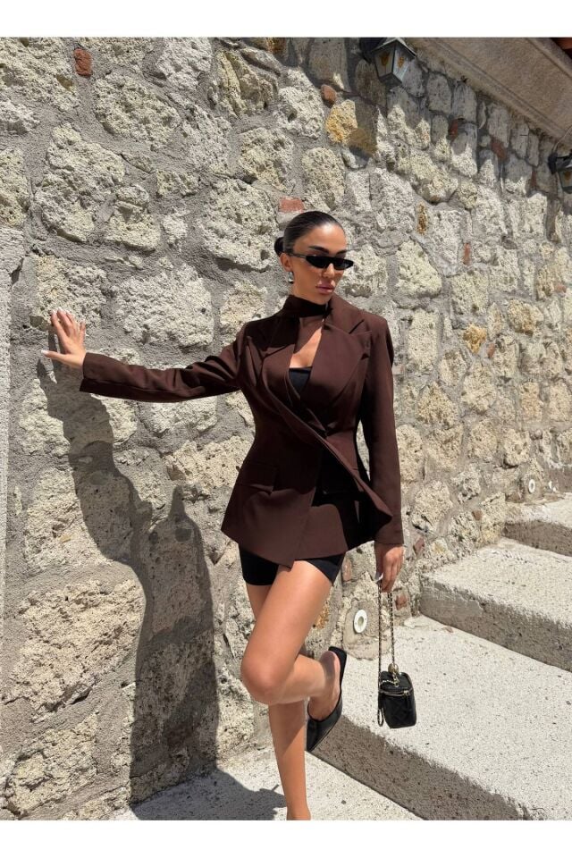 Boyundan Bağlama Detaylı Kahverengi Ceket