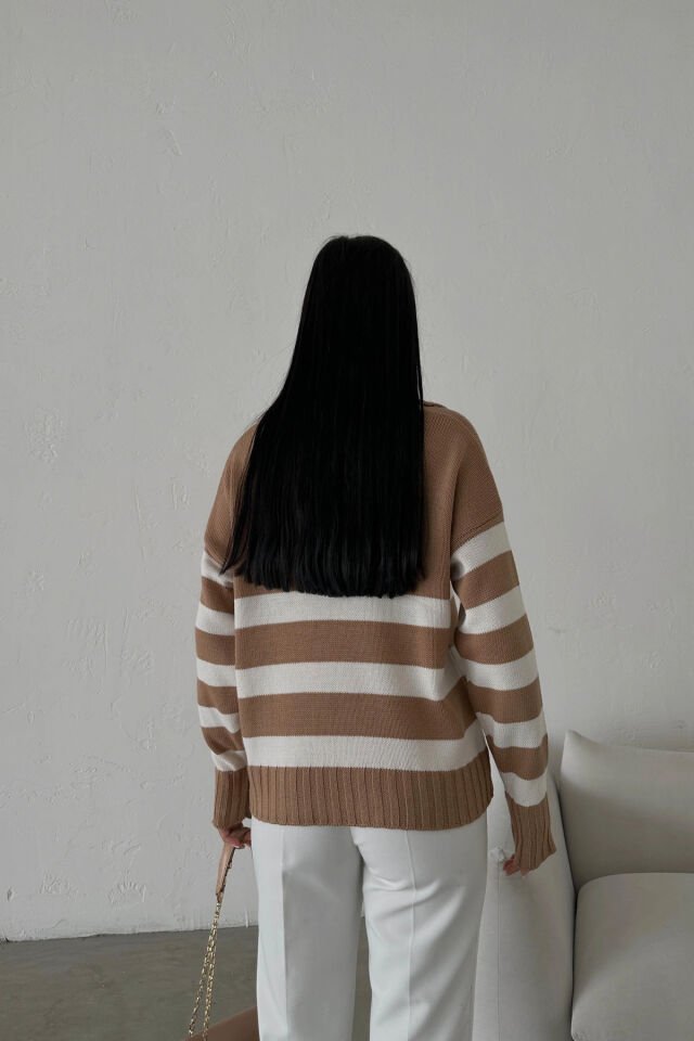 Polo Yaka Çizgili Triko Kazak