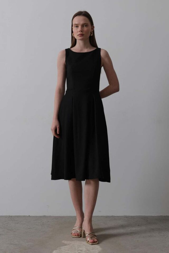 Cep Detaylı Kolsuz Midi Elbise