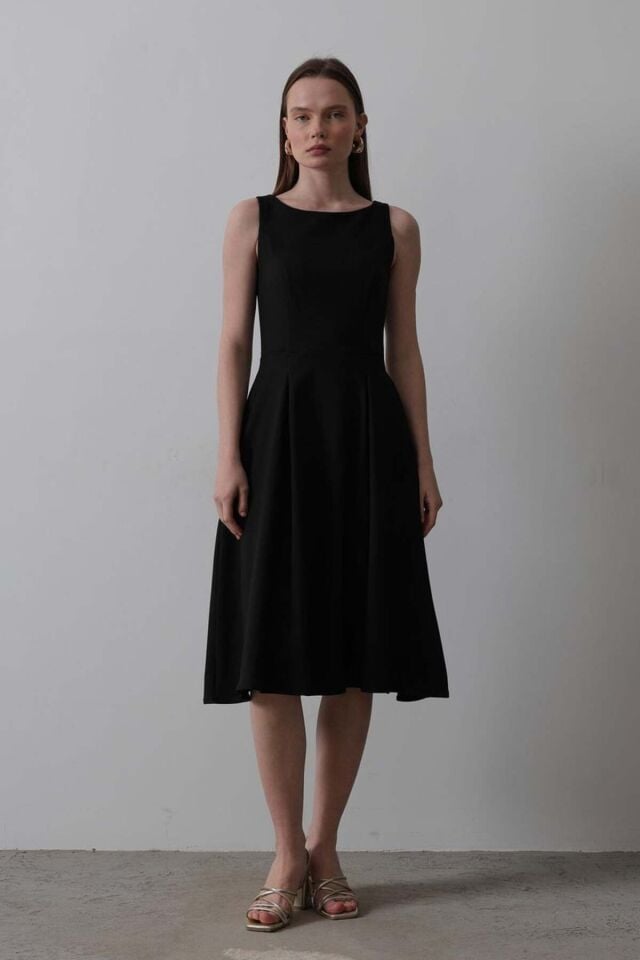 Cep Detaylı Kolsuz Midi Elbise